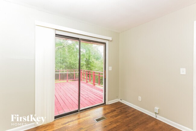 Foto del edificio - 1382 Georgia Ave