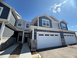 Building Photo - 1135 White Oak Cir