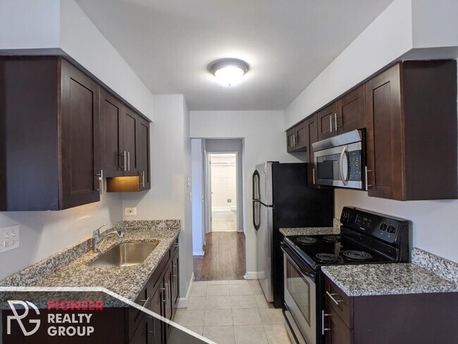 Foto del edificio - 7545 N Winchester Ave