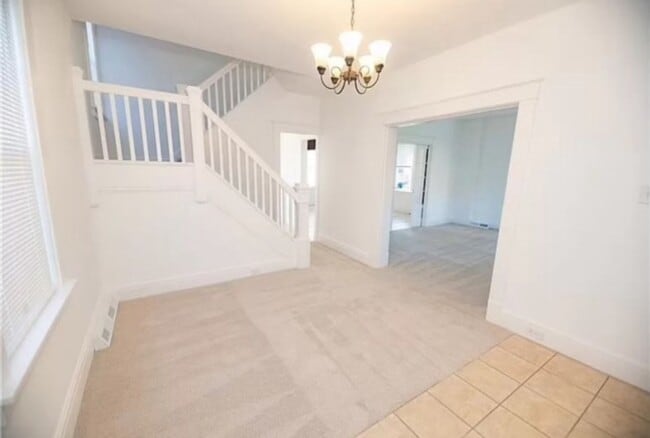 Building Photo - 1st month free w/ 2 or 3 year lease on lar...