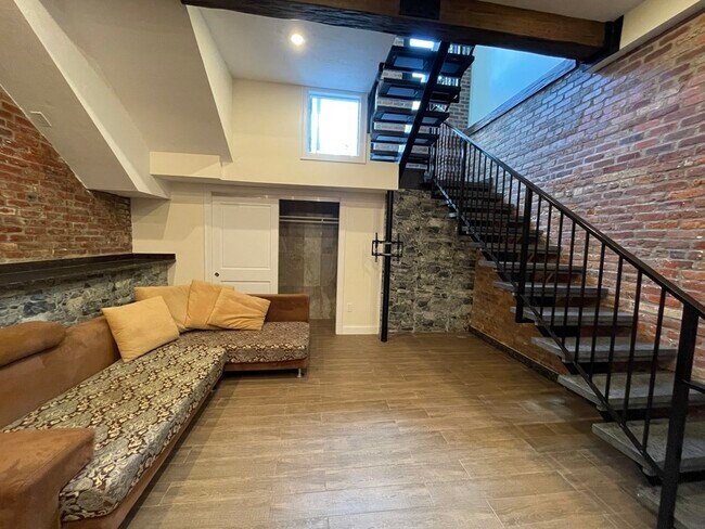 Foto del edificio - 1028 Commonwealth Ave