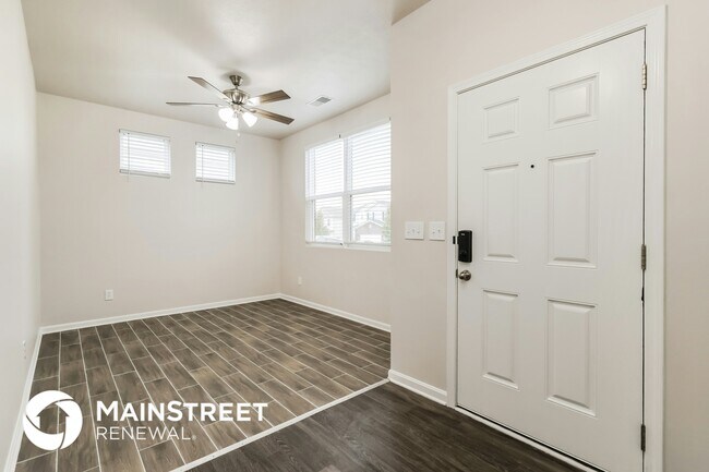 Foto del edificio - 6041 Edgemont Way