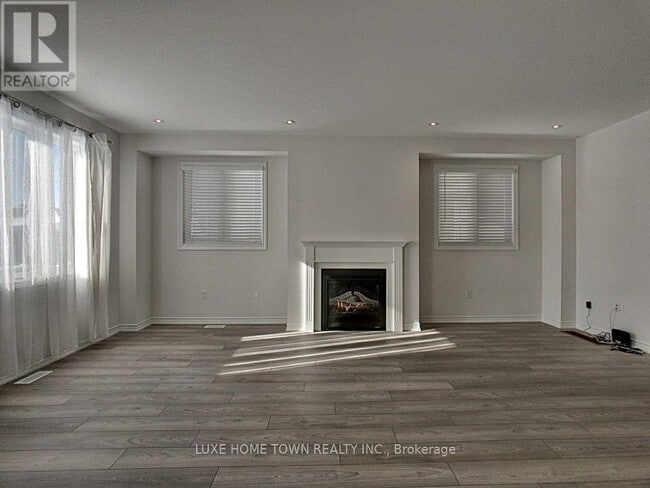 Building Photo - 141 Harpin Way E