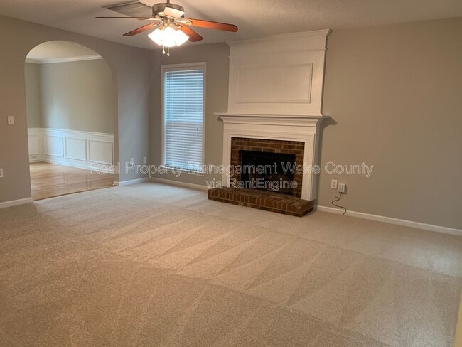 Foto del edificio - 400 Brierridge Dr