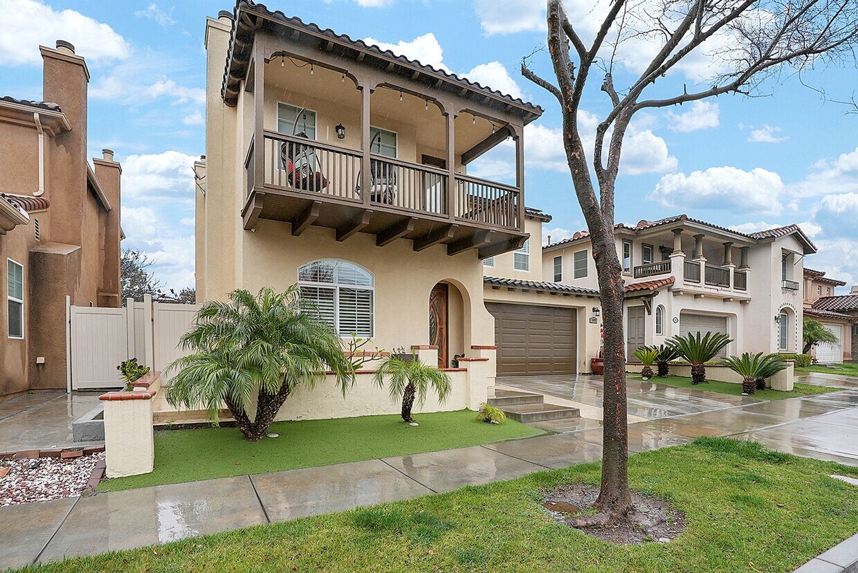 Foto principal - Beautiful executive home in the Eastlake-C...