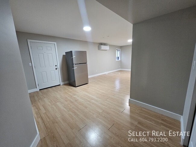 Building Photo - 5530-5530 Teskey Rd