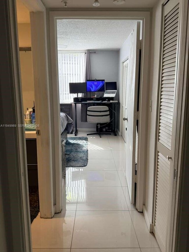 Foto del edificio - 4440 NW 107th Ave