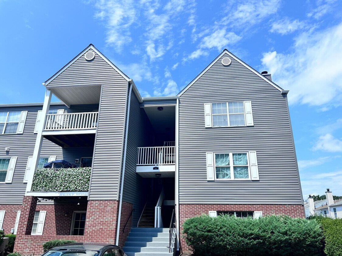 202 Grosvenor Ln Unit 101, Stafford, VA 22556 Condo for Rent in