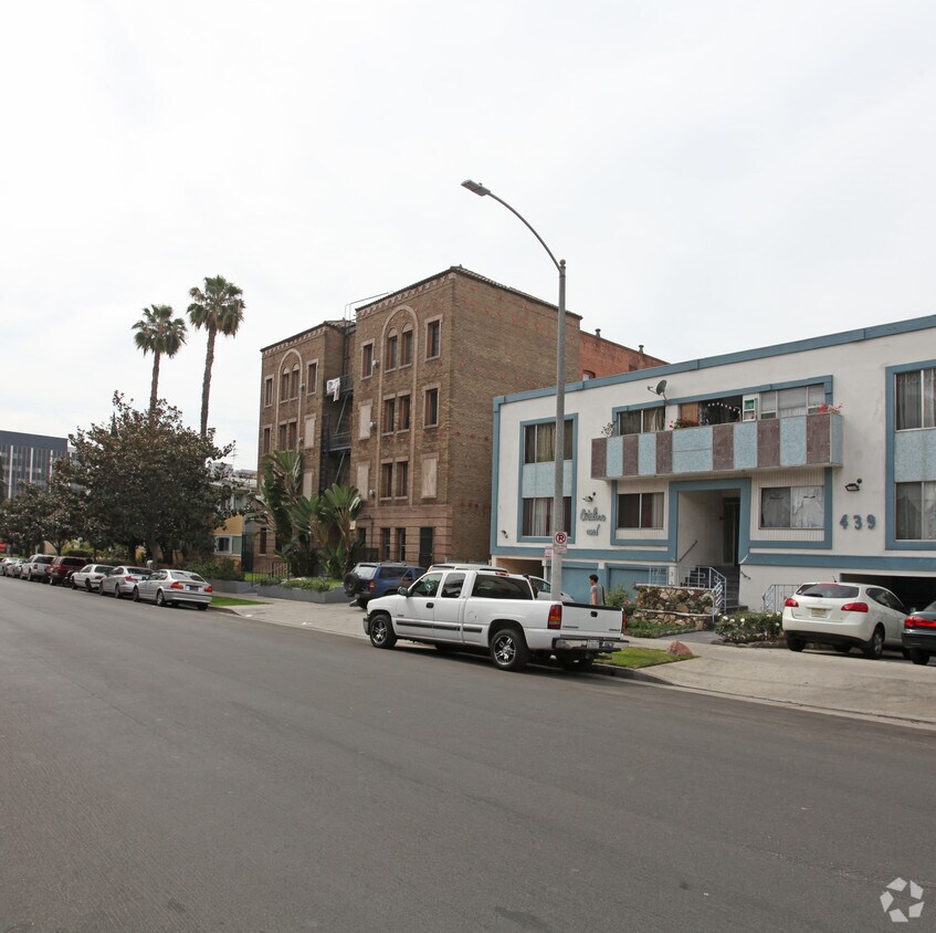 Building Photo - The Catalina Apartments
