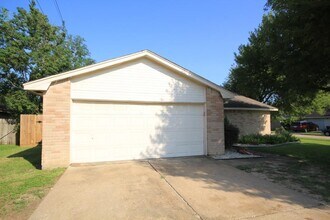 Building Photo - 24002 Silversmith Ln