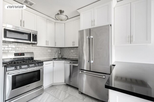 Building Photo - 298A Marion St