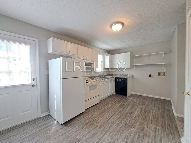 Photo - 3410 Clingstone Way Apartment