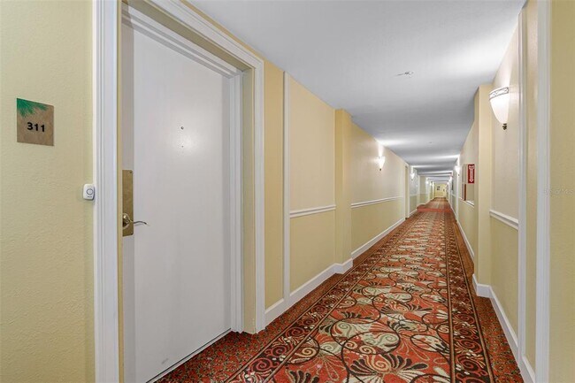 Foto del edificio - 4900 Brittany Dr S