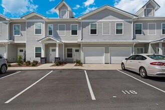 Building Photo - 118 Date Palm Ln
