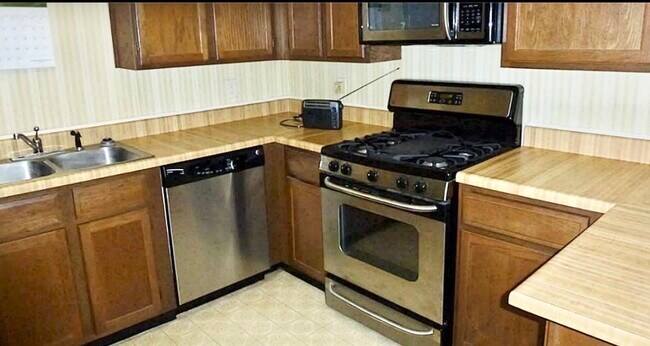 Foto del edificio - 16231 Rancho Blanco Dr