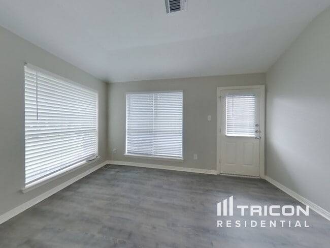 Building Photo - 24307 Hard Wood Dr