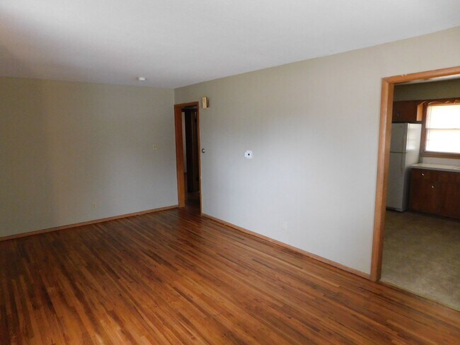 Foto del edificio - 2 bedroom/1 bath duplex in NE El Dorado