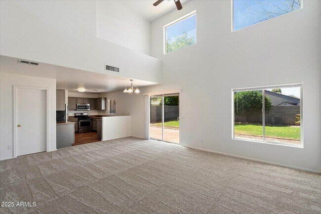 Foto del edificio - 427 E Payton St