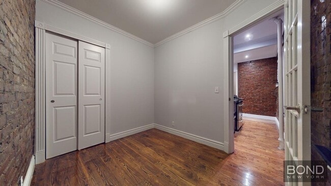 Building Photo - 416 E 13th St