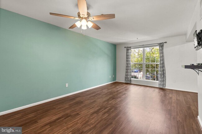 Foto del edificio - 703 Horse Chestnut Ct