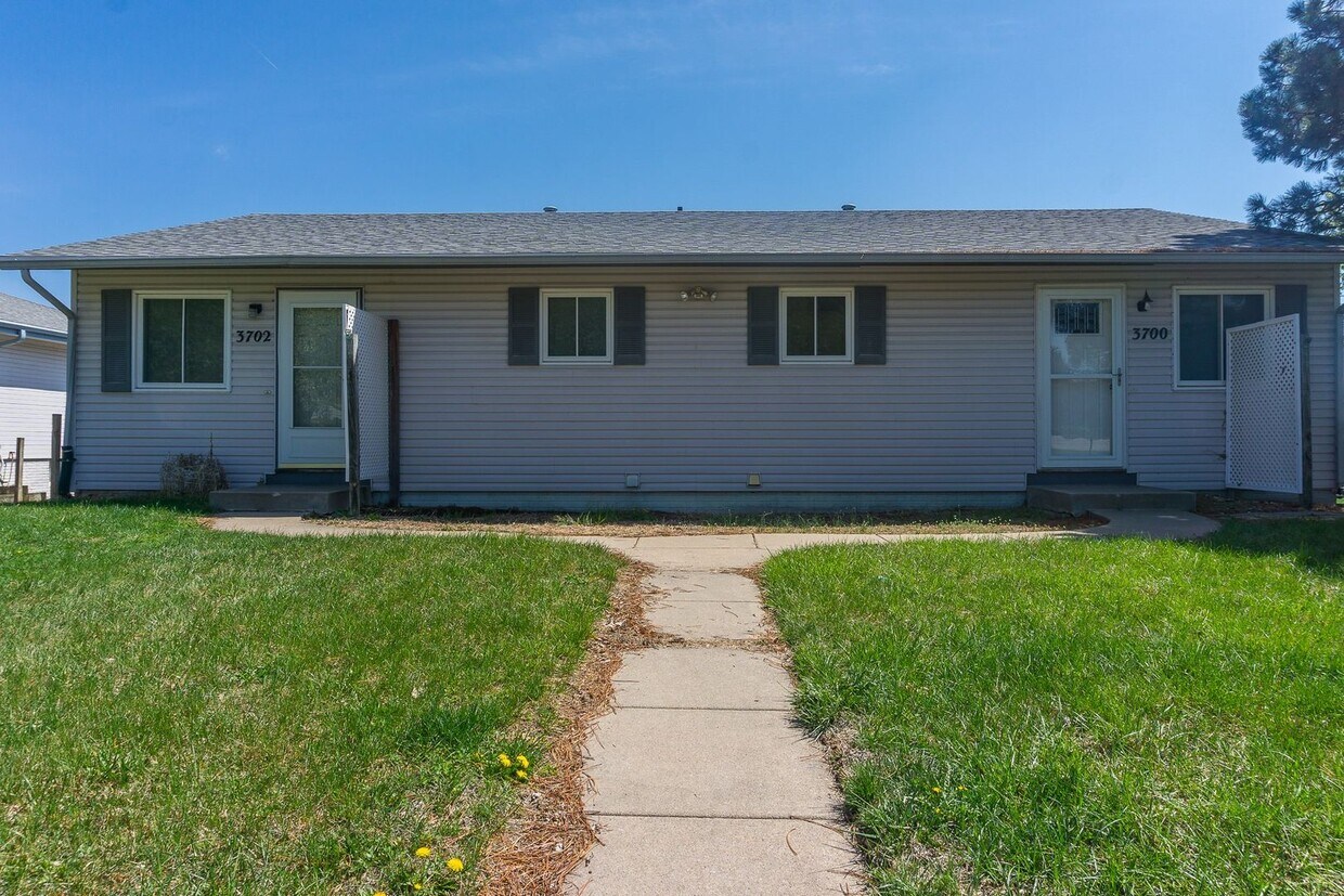 Foto principal - 3700/3702 N 22nd St Duplex