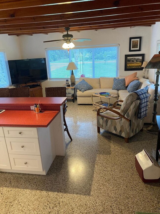 Building Photo - 4127 SE Barcelona St