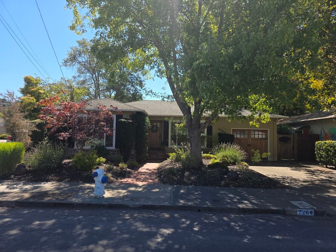 Primary Photo - 2264 Grahn Dr