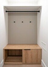 2BT6-SE - Entry - UXBorough Living