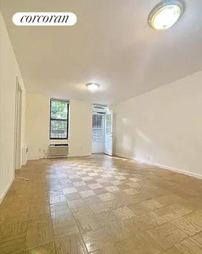 Building Photo - 430 E 77th St