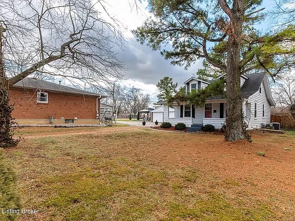 Frontyard - 502 Washburn Ave