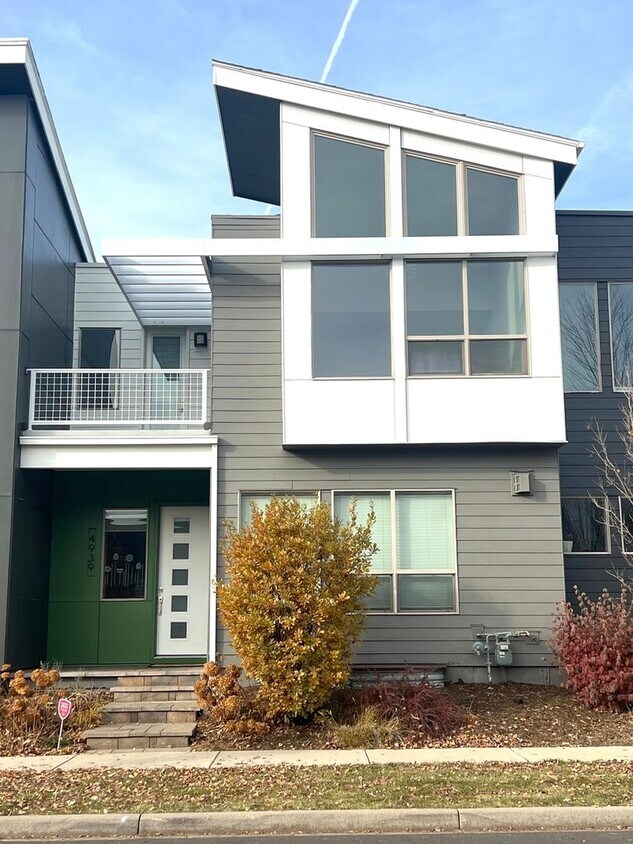 Primary Photo - Modern, bright and spacious townhome for rent