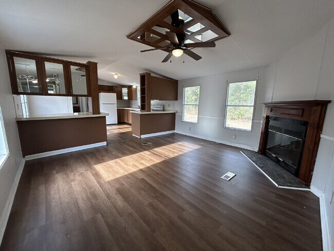 Building Photo - Mobile Home For Rent