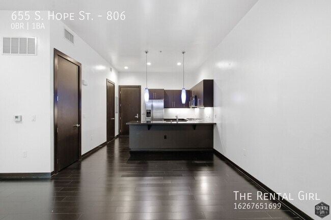Foto del edificio - 655 S Hope St