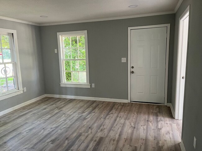 Building Photo - 1/2 Off First Month's Rent With Approved Application