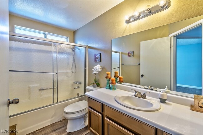 Building Photo - 640 Whispering Palms Dr