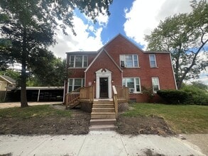 Building Photo - 1401 S Spring St