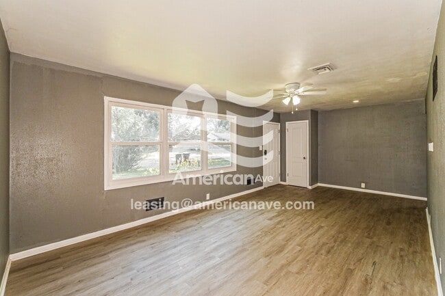 Foto del edificio - 7501 E 108th St