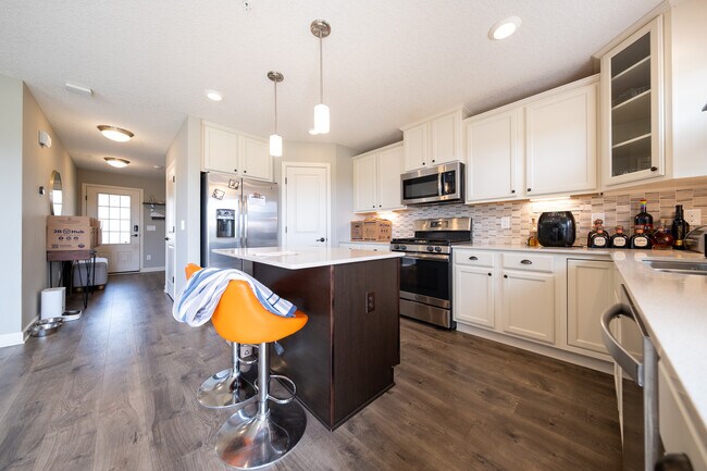 Foto del edificio - 9939 5th St Ln N