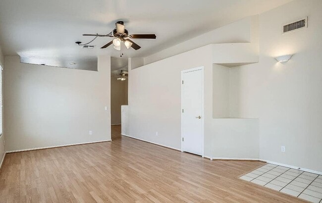 Foto del edificio - 6590 Tuzigoot Way