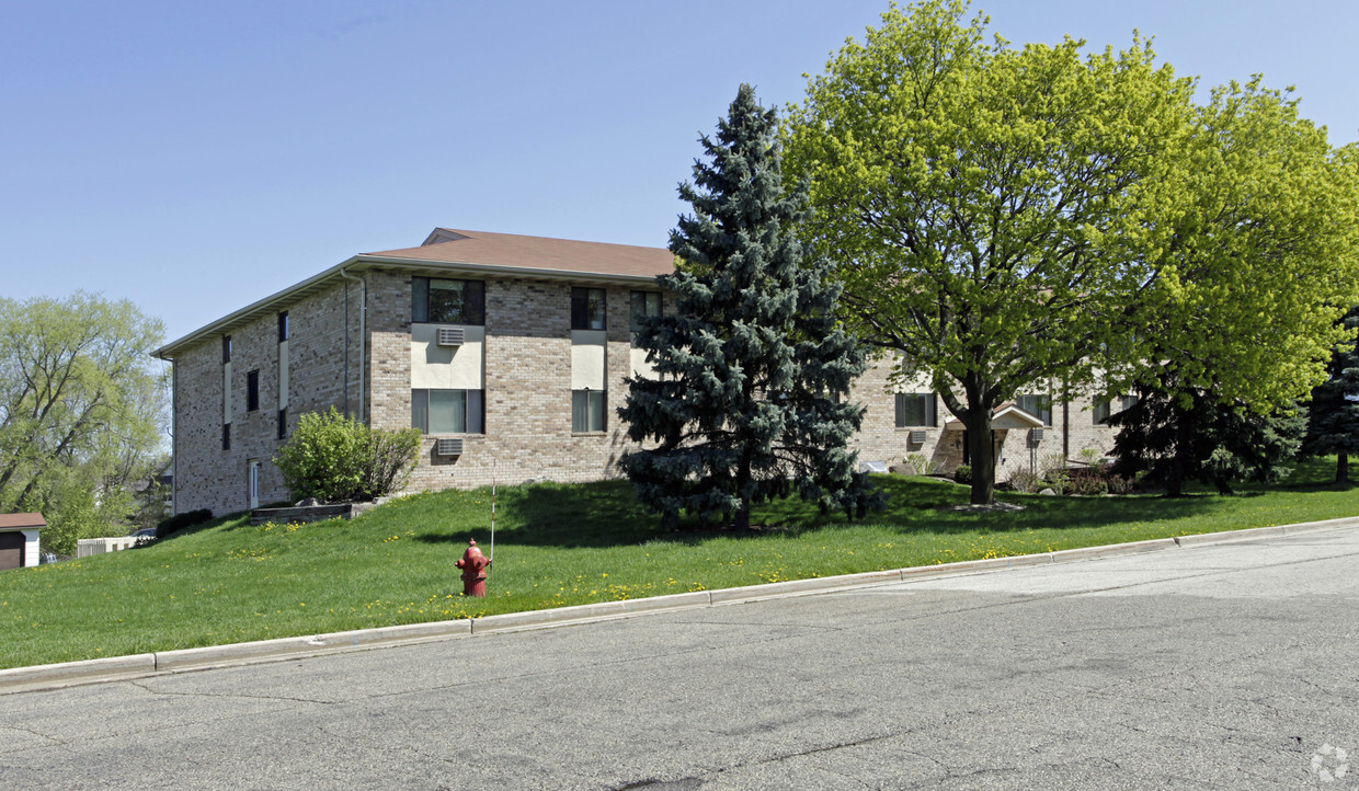 Primary Photo - N114W15846 Sylvan Cir