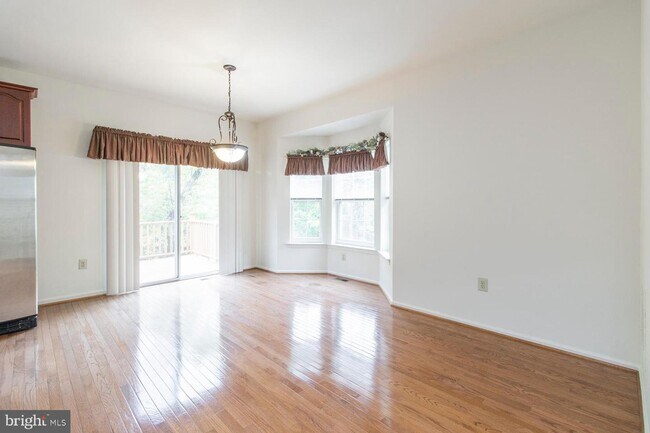 Building Photo - 41 Arbor Cir