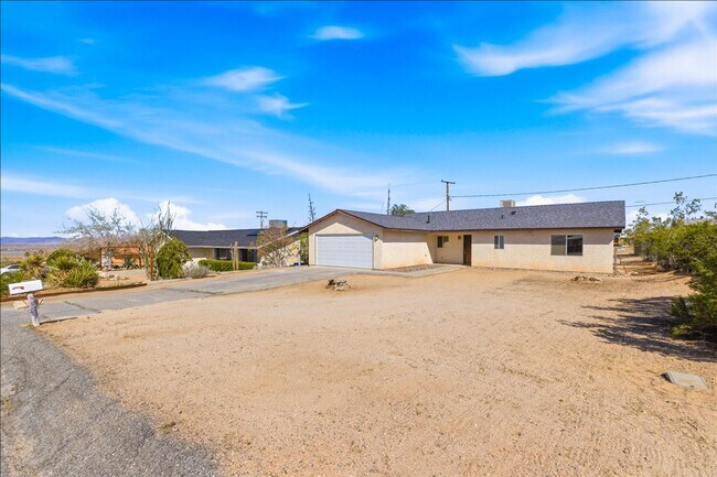 Foto del edificio - 6851 Quail Spring Ave