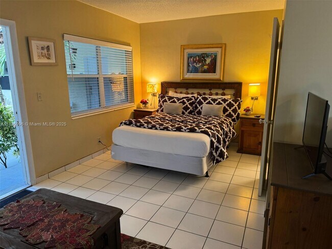 Foto del edificio - 3405 N Ocean Dr