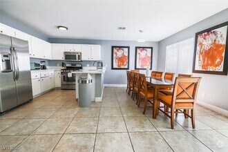 Building Photo - 3833 Via Lucia Dr