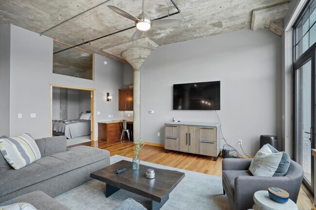 Foto del edificio - 311 E Erie St
