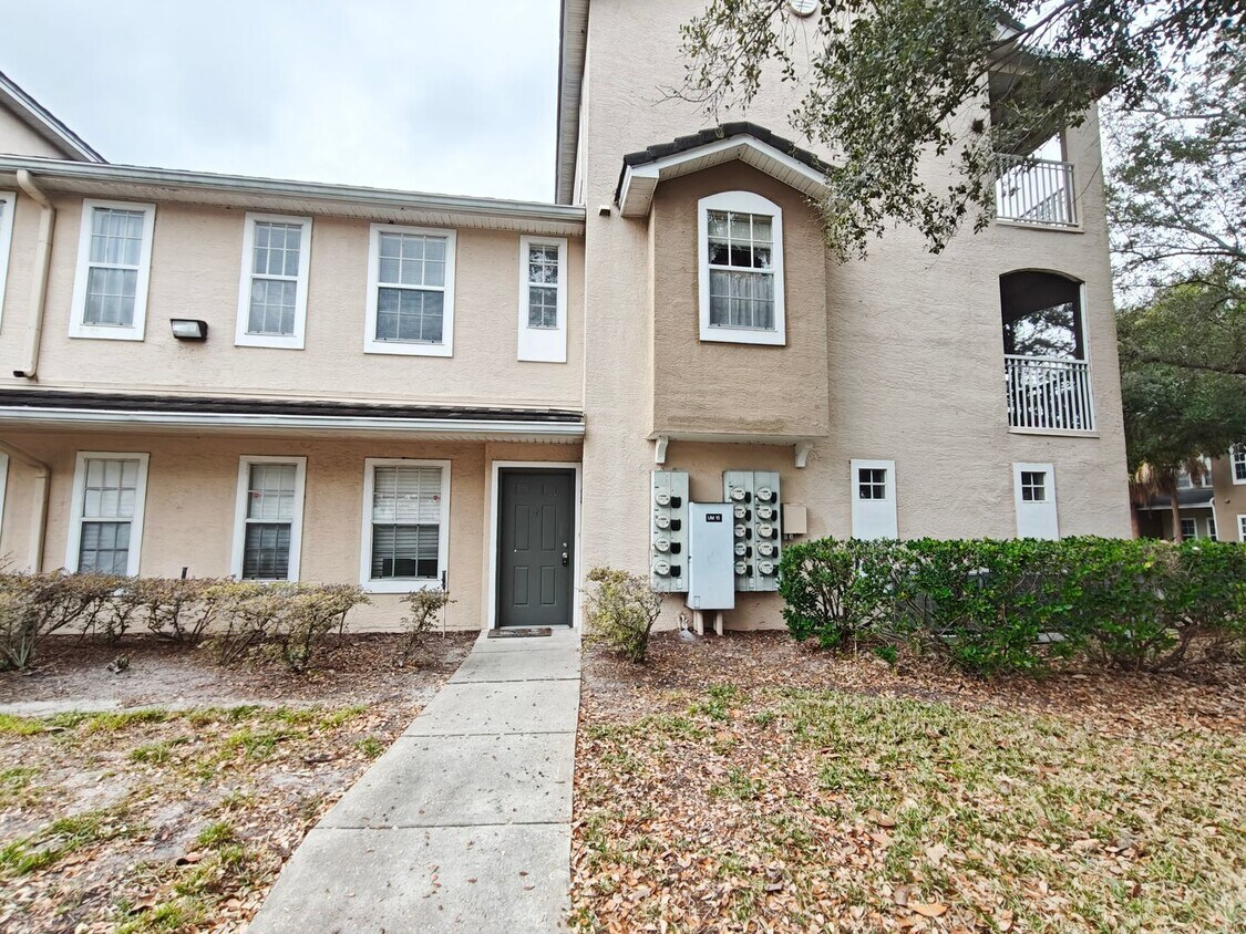 Foto principal - Beautiful 3 Bedroom, 2 Bathroom Townhome with Garage – Pet Friendly!