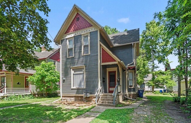 Building Photo - 710 Wheaton Ave