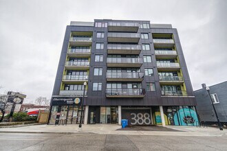 Building Photo - 388 King St E