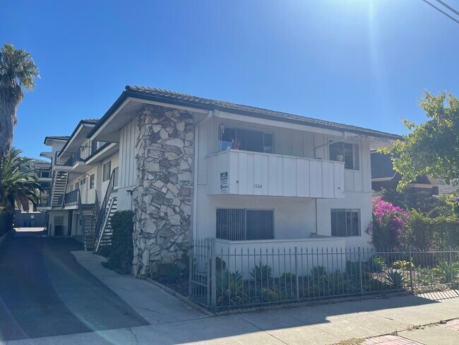 front view - 1524 Garden St