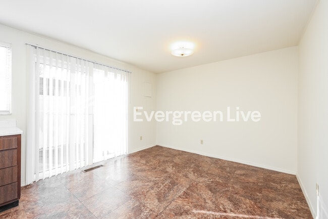 Building Photo - 7523 Mt Hood